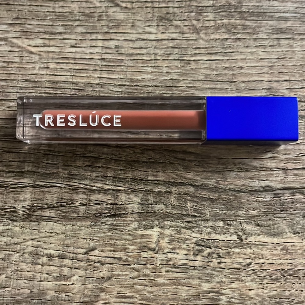 Tresluce Liquid Lip Tint in Daring